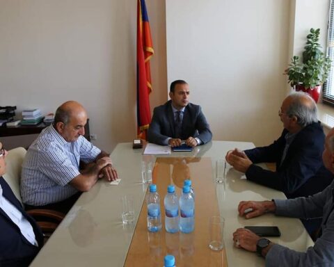 ՌԱԿ Կեդրոնական Վարչութեան պատուիրակութիւնը այցելեց ՀՀ Սփիւռքի գործերու գլխաւոր յանձնակատար Պրն. Զարեհ Սինանեանին