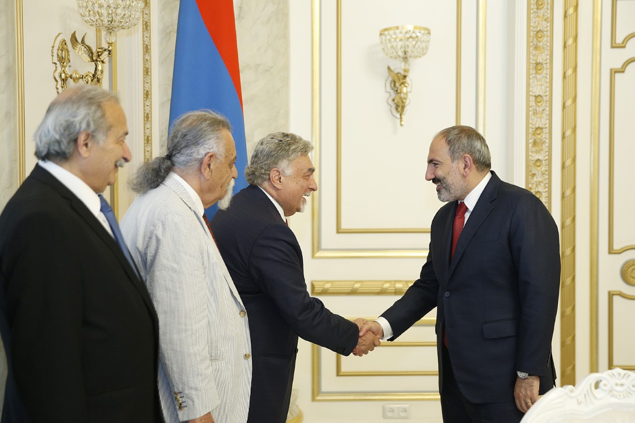 ՌԱԿ նորընտիր Կեդրոնական վարչութիւնը Վարչապետ Նիկոլ Փաշինեանի մօտ