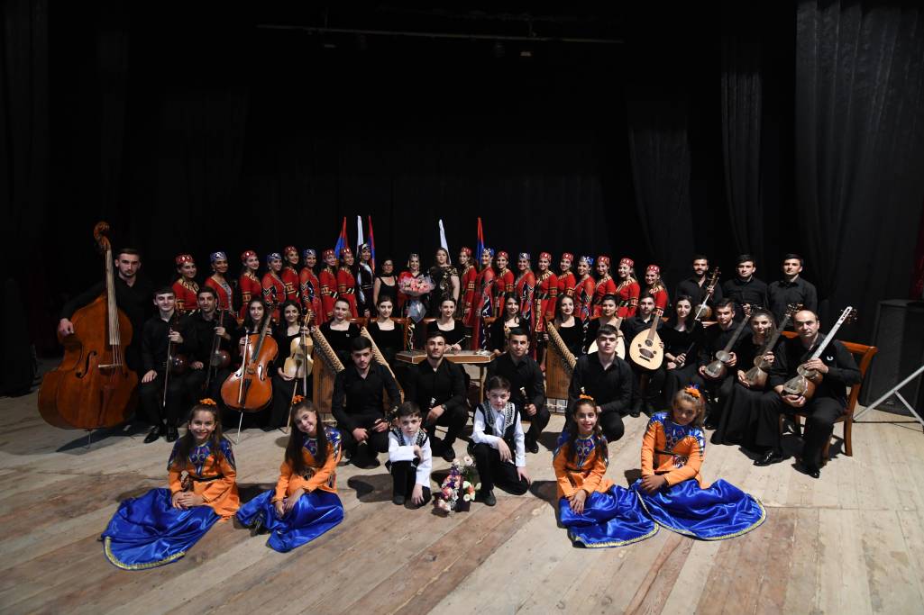 «Դուք բեմին վրայ ձեր պարերով կը խօսէիք». Նիւ Եորքի Շուշի պարախումբի ելոյթը Գիւմրիի մէջ