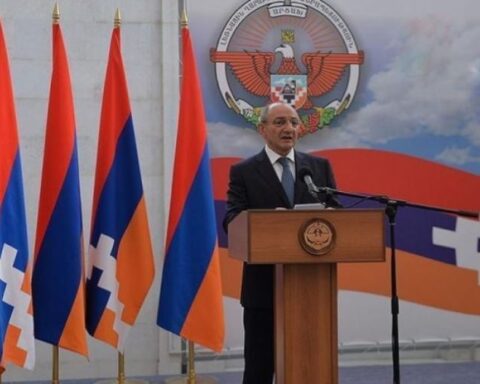 Այսօր ալ մենք համատեղ ջանքերով կը հարթենք 28 տարի առաջ ընտրած մեր ուղին. Նախագահ Բակօ Սահակեանի ուղերձը Արցախի Հանրապետութեան Անկախութեան տօնին առթիւ