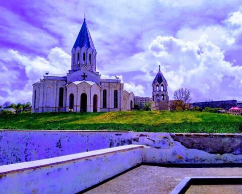 Շուշիի մէջ հաւաքական մկրտութիւն. Կնքահայները Ապրիլեանի մասնակիցներն են