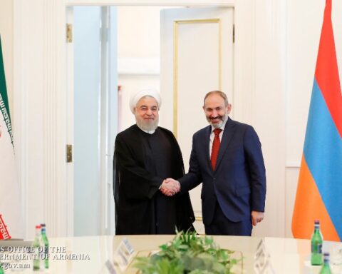Երեւանի մէջ կայացաւ Հայաստանի վարչապետի եւ Իրանի նախագահի հանդիպումը