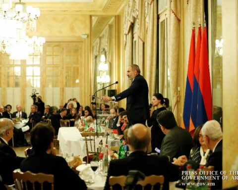 Չկայ սահման Հայաստանի եւ Սփիւռքի միջեւ, մենք մէկ ամբողջութիւն ենք. Ի պատիւ Նիկոլ Փաշինեանի եւ Աննա Յակոբեանի Փարիզի մէջ տրուած է ընդունելութիւն