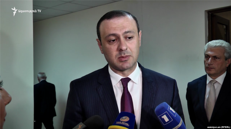 «Արտախորհրդարանական ուժերը պառակտում կը ստեղծեն» Արմէն Գրիգորեան