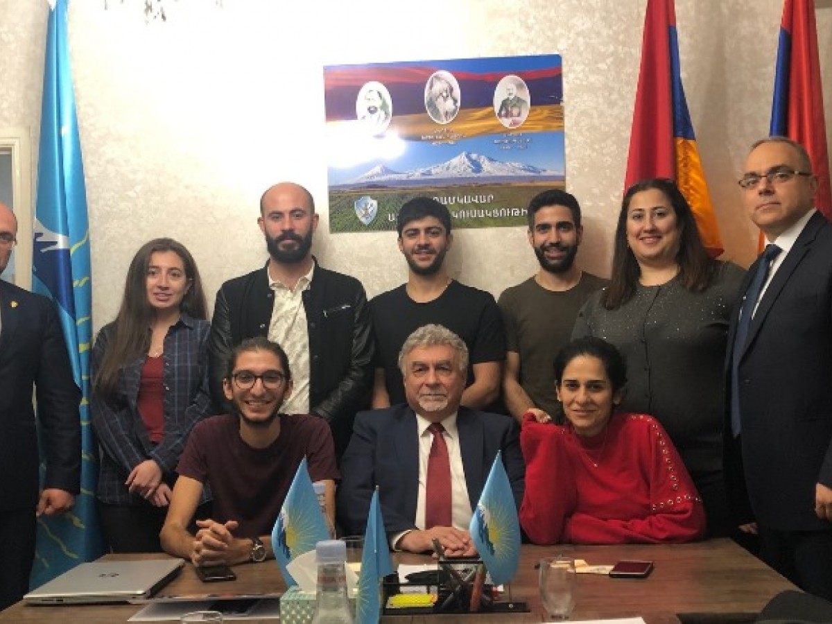 ՌԱԿ Կեդրոնական Վարչութեան Ատենապետ Ընկ. Մայք Խարապեանի հանդիպումները Երեւանի մէջ (Լուսանկարներ)