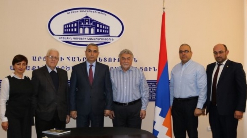ՌԱԿ Կեդրոնական Վարչութեան պատուիրակութիւնը այցելեց ԱՀ ԱԳ նախարար Պրն. Մասիս Մայիլեանին