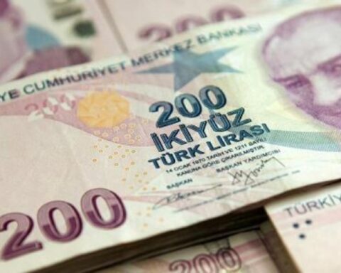 Թրքական լիրան կը շարունակէ գահավիժիլ