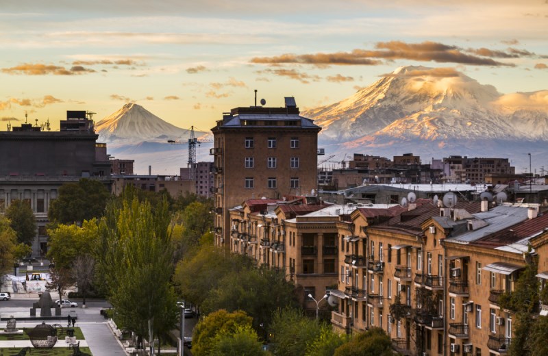 Ուղղութիւններ, ուր կարելի է ընկղմիլ բնութեան կամ մշակոյթի մէջ. «Forbes»ը Երեւանը ներառած է 10 զբօսաշրջային ուղղութիւններու մէջ