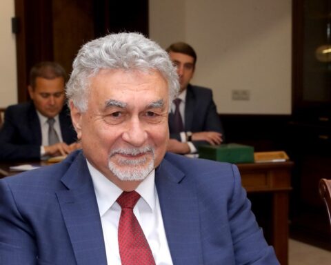 «Վերանորոգ իտէալներով դէպի 2020 թուական» Ընկ. Մայք Խարապեանի ամանորեայ ուղերձը