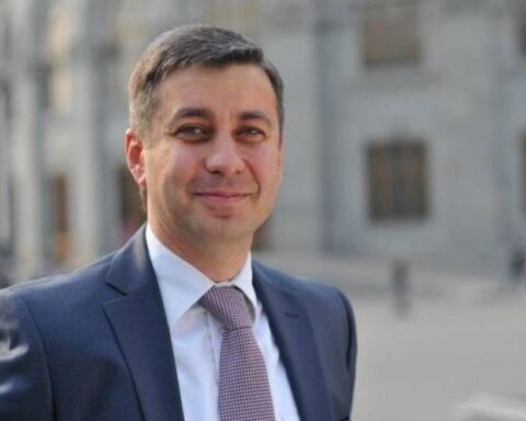 Վլատիմիր Կարապետեանն ազատուած է վարչապետի մամուլի քարտուղարի պաշտօնէն