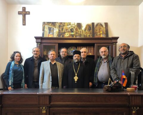 Ամմանի Վահան Թէքէեան Մշակութային Միութեան վարչութիւնը այցելած է գաղութի հոգեւոր առաջնորդ՝ Տէր Աւետիս Ծր. Վրդ. Իփրաճեանին