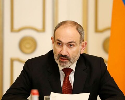 Դուրսը կարելի է գտնուիլ միայն կենսական անհրաժեշտութեան պարագային ու անձը հաստատող փաստաթուղթով. ՀՀ-ի մէջ քարանթինային միջոցառումները կը խստացուին