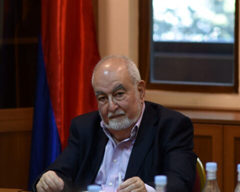 «Արտերկրի հայերս սրտատրոփ կը հետեւինք Հայաստանի դրական բոլոր զարգացումներուն» Ընկ. Ասատուր Տէվլեթեան