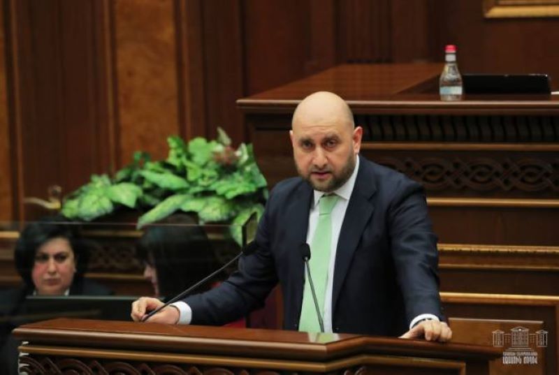 Մարտին Գալստեանը ընտրուեցաւ Հայաստանի Կեդրոնական Դրամատան նախգահ