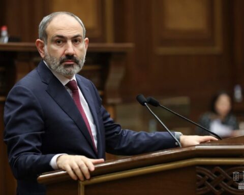 Վարչապետ Փաշինեան ուժգին սլաքներ ուղղեց նախկին իշխանաւորներուն եւ հոգեւորականութեան