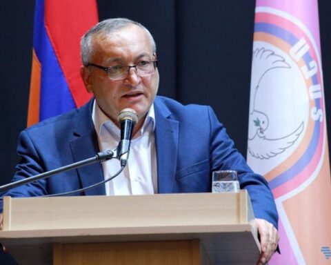 Արթուր Թովմասեան ընտրուեցաւ Արցախի Խորհրդարանի նախագահ