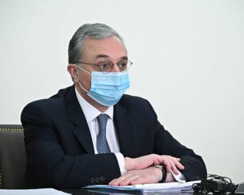Մենք կտրականապէս կը բացառենք ուժի կամ ուժի սպառնալիքի կիրառումը եւ կը շարունակենք խաղաղ գործընթացին մեր կառուցողական մասնակցութիւնը. Մնացականեան