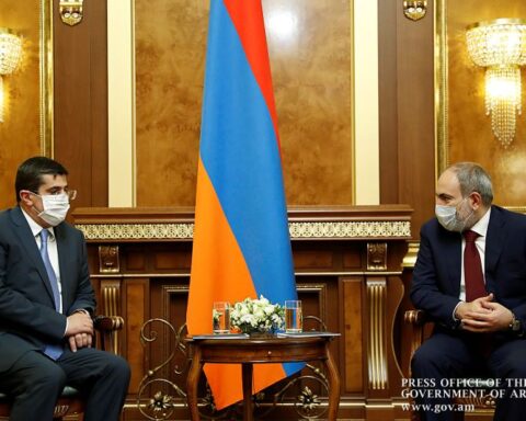 Նիկոլ Փաշինեանի եւ Արայիկ Յարութիւնեանի առաջին պաշտօնական հանդիպումը Երեւանի մէջ