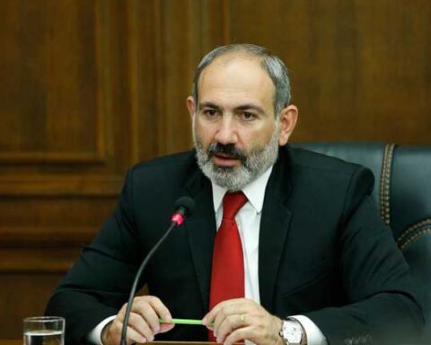 Փաշինեան կոչ կ'ընէ խստիւ հետեւելու հակահամաճարակային կանոններուն