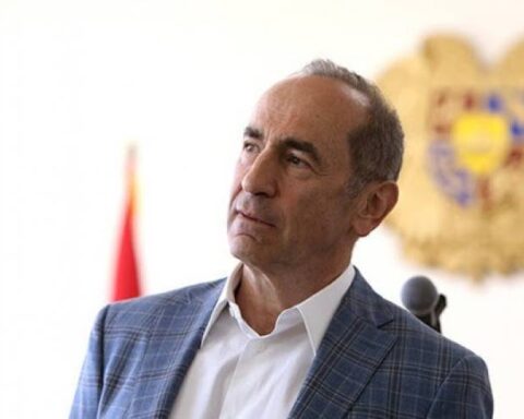 Ռոպերթ Քոչարեանը ազատութեան մէջ է. դատարանի կողմէն սահմանուած գրաւը վճարուած է
