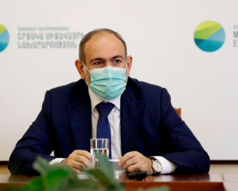 Սեւանի ափին ամէն քայլափոխի կը հանդիպինք բնապահպանական աղէտի. Փաշինեան