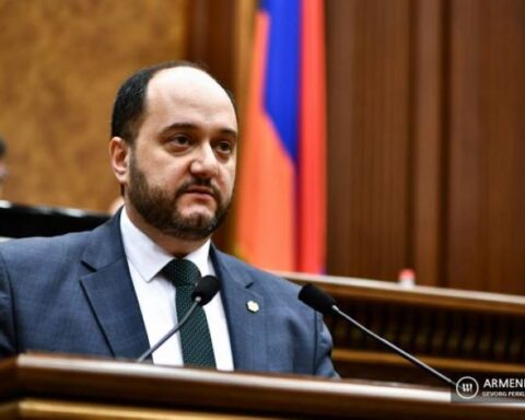 ԱԺ-ն մերժեց Արայիկ Յարութիւնեանի պաշտօնանկութեան հարց բարձրացնելու առաջարկը