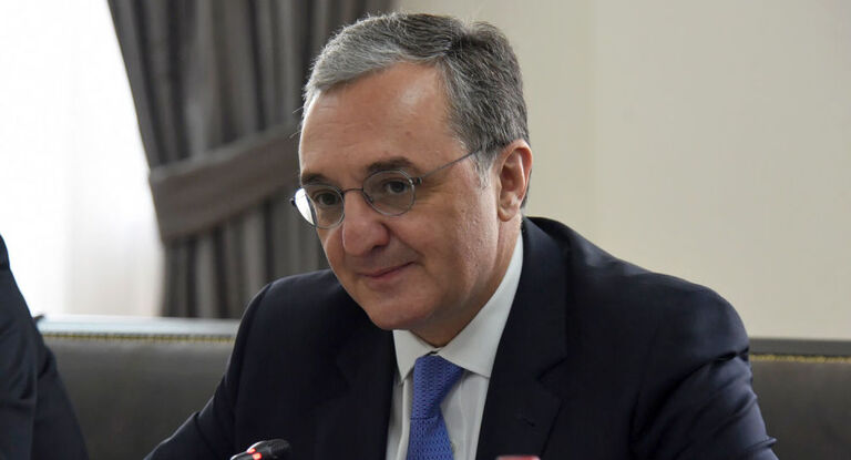Թուրքիան ապակառուցողական եւ վտանգաւոր քաղաքականութիւն կը վարէ. Զոհրապ Մնացականեանը՝ «Ինթըրֆաքս»-ին