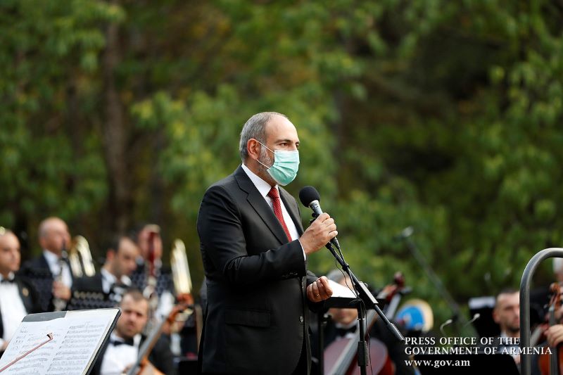 Կարեւոր է որ սահմանը պահող զինուորը իմանայ, որ իր ետին եղող թիկունքը զարգացման հունի մէջ է. Փաշինեան