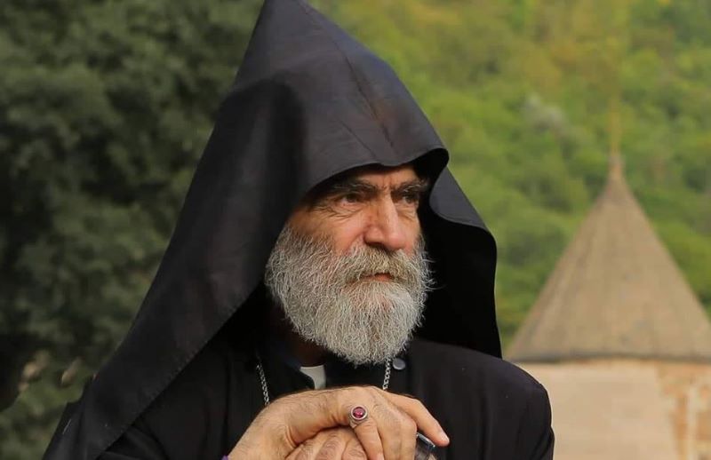 Սիրելի զաւակներ իմ, եղէք ամուր, զօրեղ, Ձեր ոգին ամրացուցէք եւ հզօրացուցէք անկոտրուն ուժով եւ միասնակամութեամբ. Պարգեւ Սրբազան