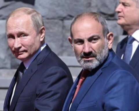 Փաշինեանը հեռախօսազրոյց ունեցած է Փութինի հետ