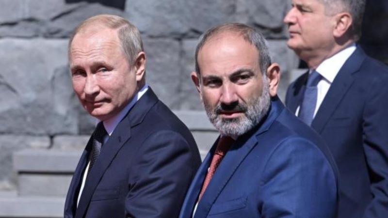 Փաշինեանը հեռախօսազրոյց ունեցած է Փութինի հետ