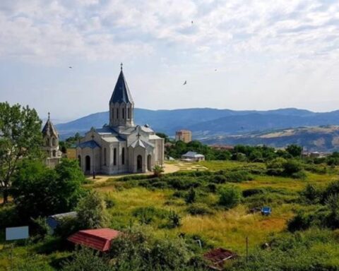 Շուշին թշնամիի ճիրաններէն փրկելու նպատակով շատերը արդէն Արցախ կը շտապեն. Վահրամ Պօղոսեան