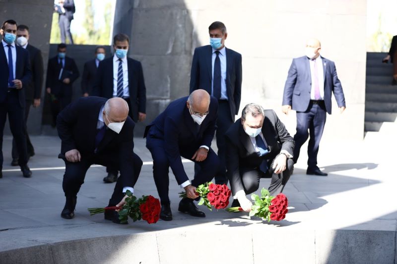 Մեկնարկած է Յունաստանի ԱԳ նախարարի այցը. Տենտիասը այցելած է Հայոց ցեղասպանութեան յուշահամալիր
