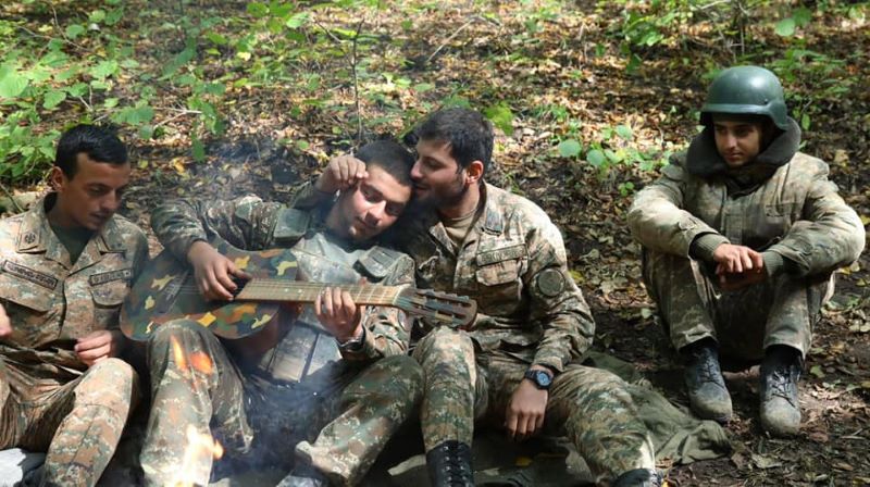 Նաեւ սպայ-զինուոր ամուր եւ առողջ յարաբերութիւններու շնորհիւ կը դիմադրենք․ ՊՆ խօսնակ
