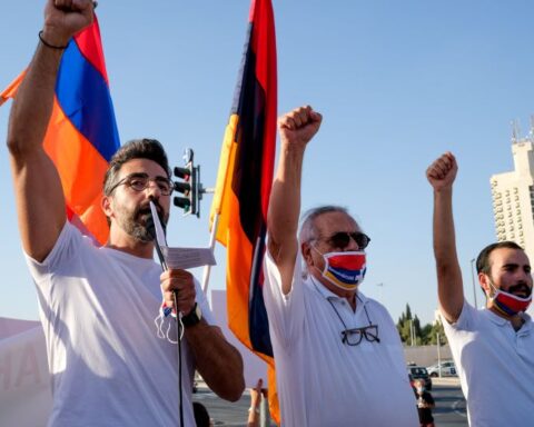 Իսրայէլի հայ համայնքը պահանջած են իշխանութիւններէն զէնք չվաճառել ահաբեկչական եւ ցեղասպան Թուրքիոյ ու Ատրպէյճանին