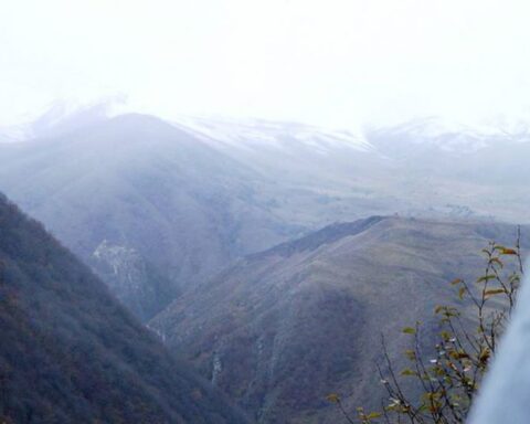«Եղնիկներ»ու զօրամասը ռազմավարական բարձունքներ եւ կէտեր գրաւած է․ Արայիկ Յարութիւնեան