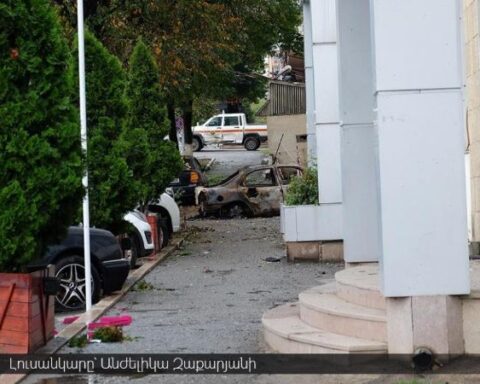 Վայրկեաններ առաջ հրթիռակոծուեցաւ Ստեփանակերտը