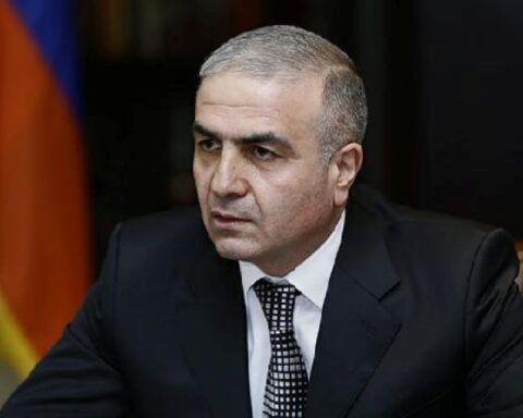 Կոչ կ՚ընեմ մասնակցելու ինքնապաշտպանութեան, կամաւորագրուելու ու ծառայելու հայրենիքին. Սիւնիքի Մարզպետ