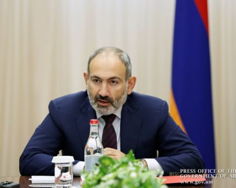 Փաշինեան հանդիպում ունեցած է Արցախի նախկին նախագահներ՝ Արկադի Ղուկասեանի եւ Բակօ Սահակեանի հետ