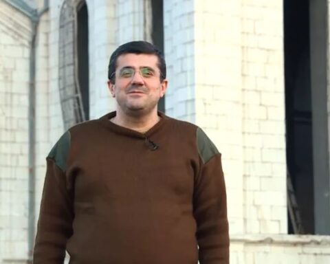 Հակառակորդը լրջագոյն ռազմական միջոցներ ներդրած է Շուշիի ուղղութեամբ․ Արայիկ Յարութիւնեանը կոչ կ'ընէ պաշտպանելու Շուշին