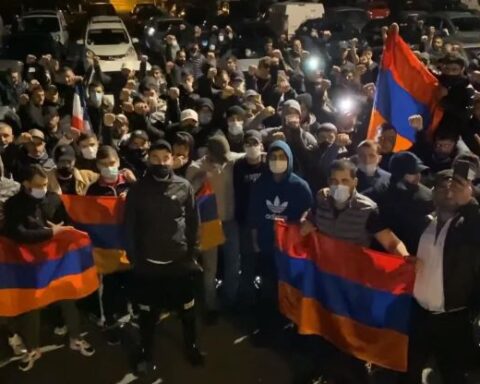 Եթէ ձեր նպատակը մեզ վախցնելն է, գիտցէ՛ք, որ սխալ ուղիի վրայ էք. հայերու պատասխանը «Գորշ գայլերուն»
