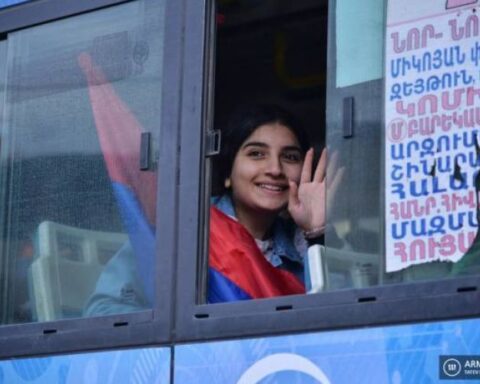 Ռուս խաղաղապահներու աջակցութեամբ եւս 2431 մարդ Հայաստանէն վերադարձած է Լեռնային Ղարաբաղ