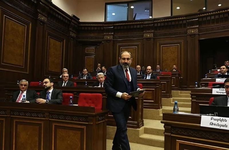 Նիկոլ Փաշինեանն Ազգային ժողովէն ներս հանդիպած է «Իմ քայլը» խմբակցութեան պատգամաւորներու հետ