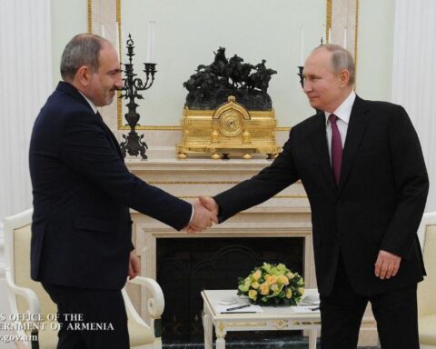 Փութին Փաշինեանին ըսած է, որ կ'ակնկալէ Ղարաբաղի բոլոր խնդիրներու շուրջ համաձայնութեան ձեռք բերում