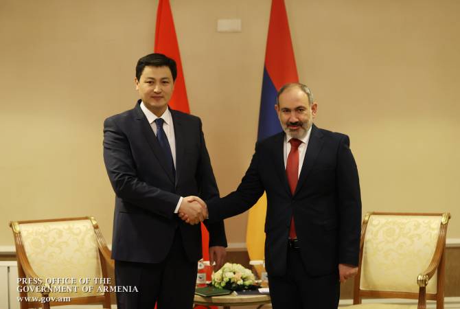 Վարչապետ Փաշինեան Ալմաթիի մէջ հանդիպում ունեցած է Խըրխըզիստանի վարչապետի հետ