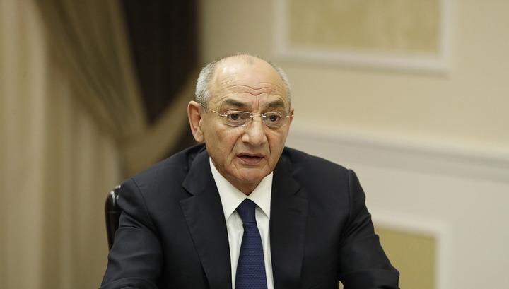 ՀՀ նախկին իշխանութիւնները միակողմանի զիջումներու առաջարկ չեն ըրած. Բակօ Սահակեան