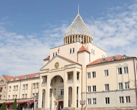 Նոր նախագիծ Արցախի մէջ. Ռուսական լեզուն պիտի պաշտօնականացուի