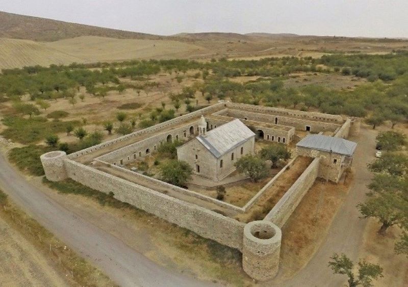 Հայ ուխտաւորները ռուս խաղաղապահներու ուղեկցութեամբ այցելած են Ամարասի վանք