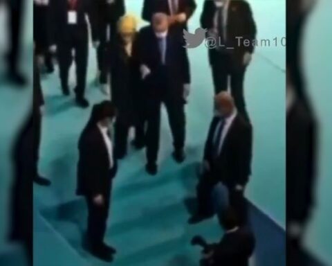 Էրտողան առողջական խնդիրներու պատճառով կը դժուարանայ քալել