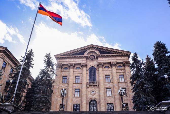 Ազգային Ժողովէն ներս մեկնարկած է արտահերթ նիստ. օրակարգը Ընտրական օրէնսգիրքի փոփոխութիւններն են